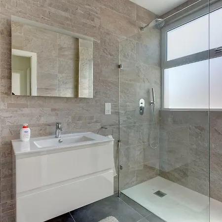Contemporary, Luxury Penthouse In An Amazing Location Σλιέμα