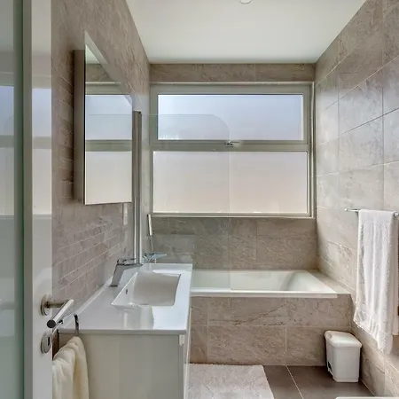Contemporary, Luxury Penthouse In An Amazing Location *