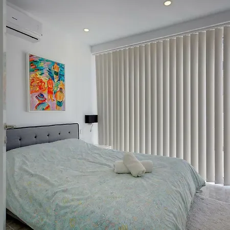 Contemporary, Luxury Penthouse In An Amazing Location * Sliema