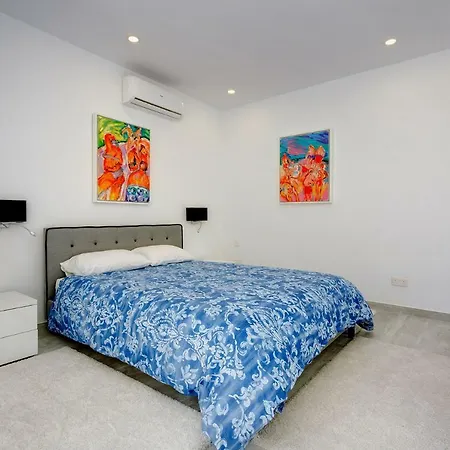 Apartment Contemporary, Luxury Penthouse In An Amazing Location *
